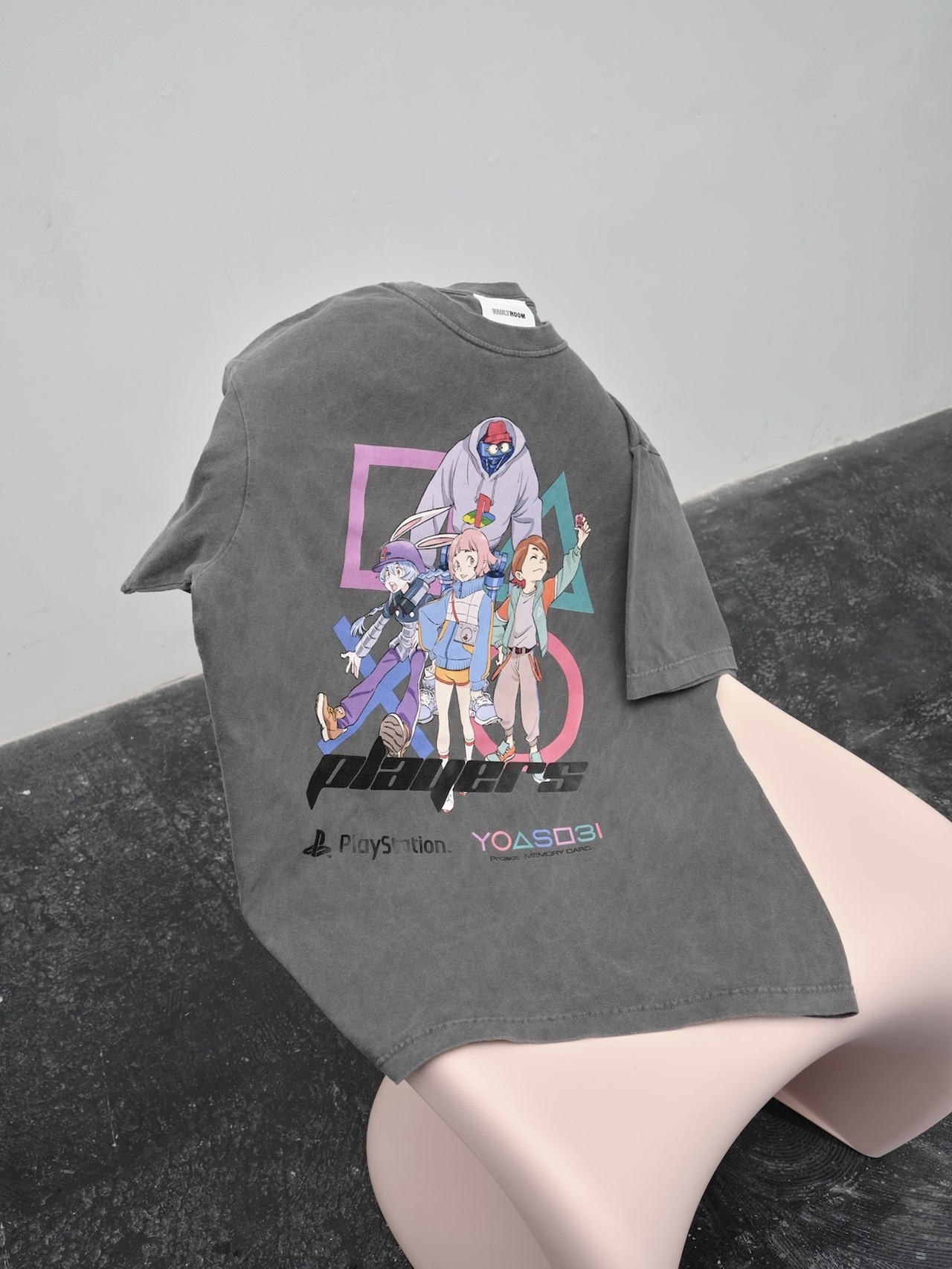 YOASOBIとvaultroomのコラボアパレル発売 モチーフは初代プレステ30