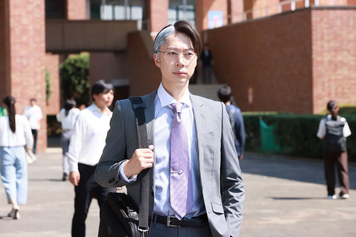 ツートーンヘアの速見（金田哲さん）