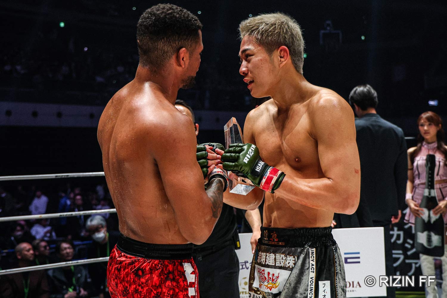 【RIZIN】秋元強真 ＆ パッチー・ミックス キラキラシール2枚セット RIZIN52 シール化募集企画結果発表!!📣 ＼ 今回シール化となったのは