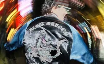 家庭科のドラゴン×ZOZOTOWNコラボスカジャン発売　モデルはスタンミが担当