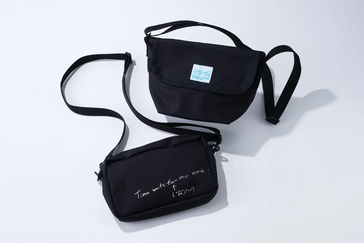 Manhattan Portage メッセンジャーバッグ 時をかける少女 /ジョガーバッグ 時をかける少女 各16,500 円、13,200 円