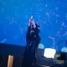 優勝杯を掲げるあcolaさん