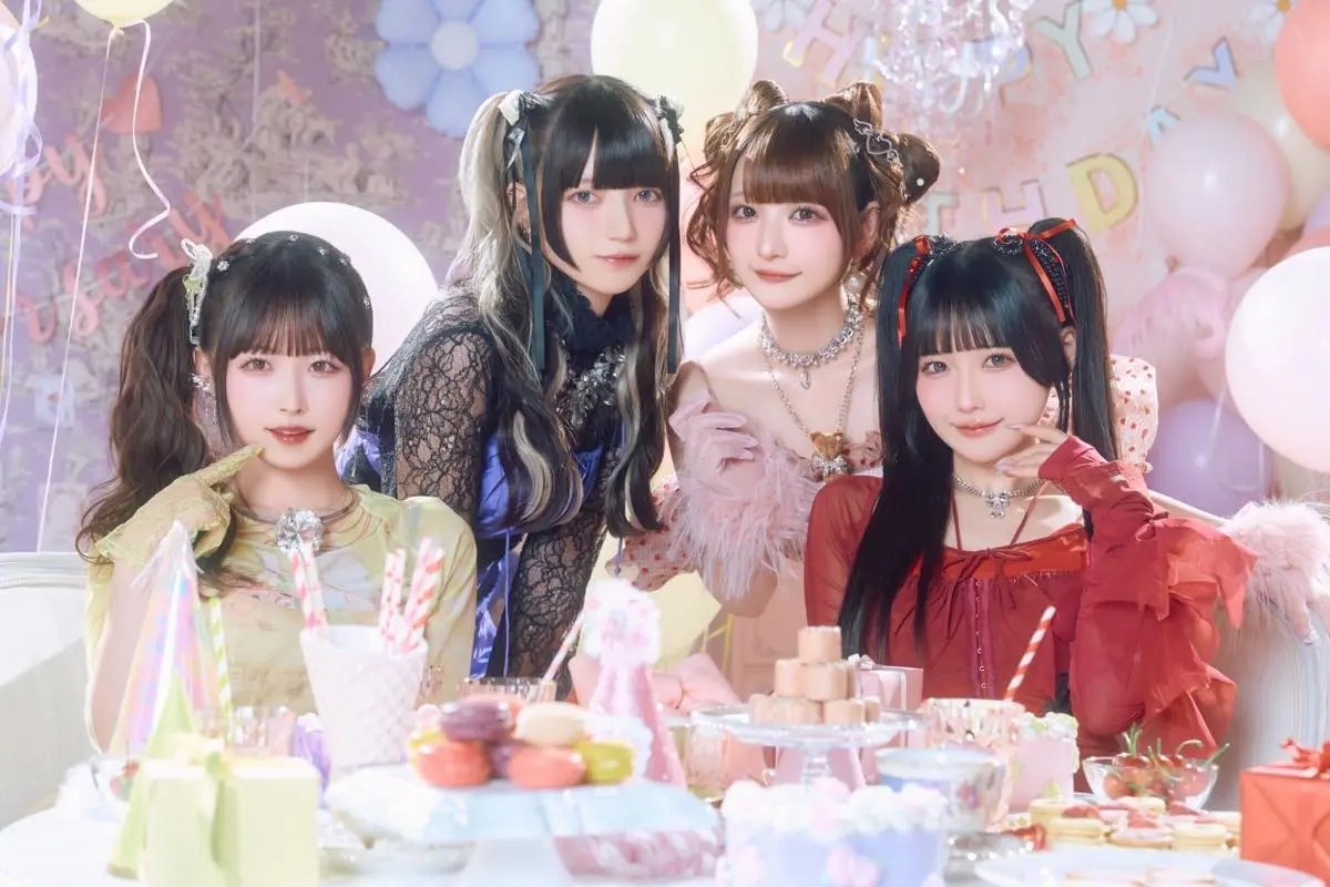 フォトブック『きゅるりんってしてみて 5th Anniversary Photobook カワイイ・リアリズム』©KADOKAWA／写真：藤城貴則