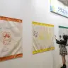 展示物の前では、来場者の多くがパペットやアクリルスタンドの撮影を行なっていた