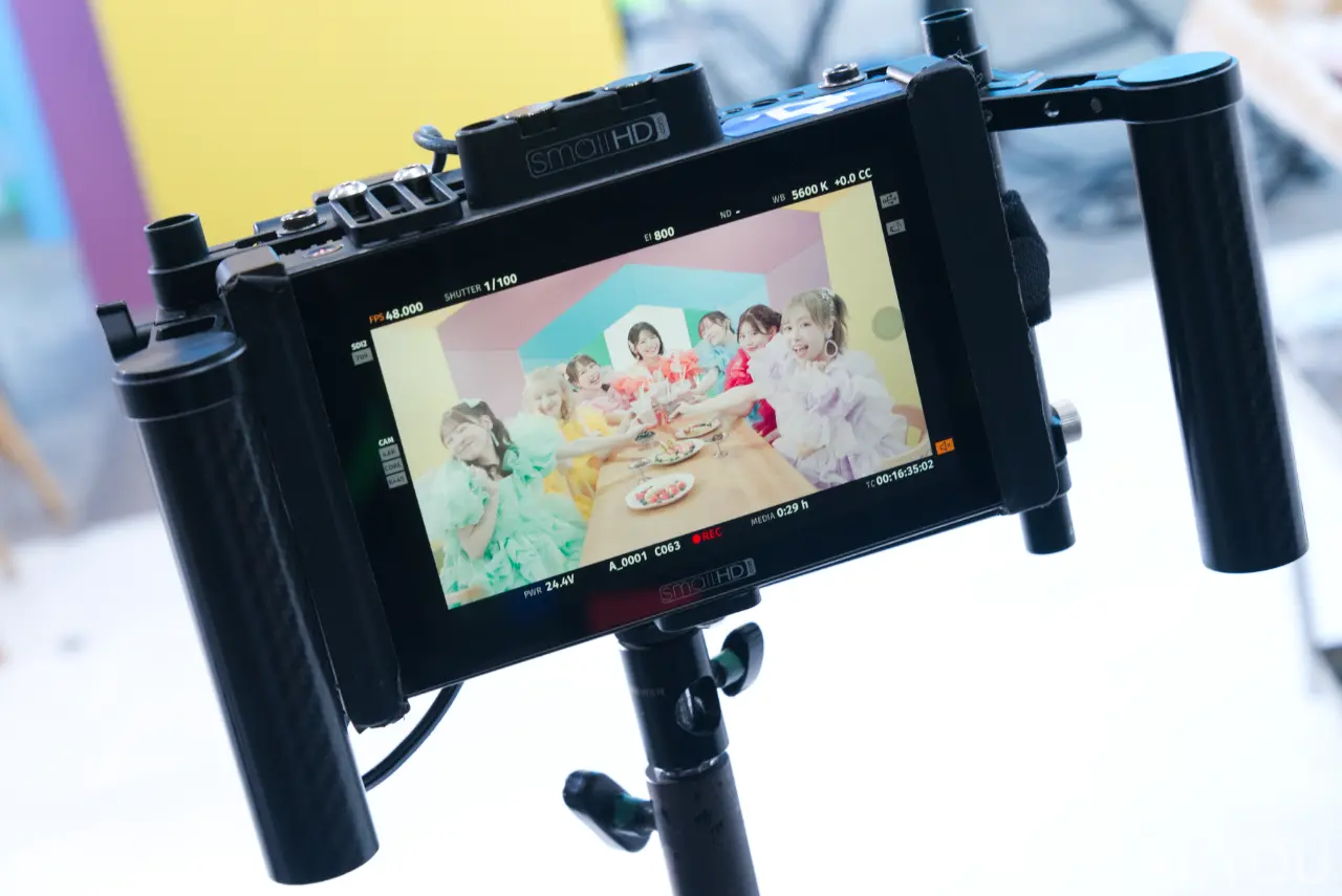 FRUITS ZIPPERって自由だから可愛い　ブレない「ピュア」を貫く真中まな×櫻井優衣インタビュー