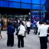 日本対スウェーデンの試合後、ミヤシタパークのアディダスショップには行列が