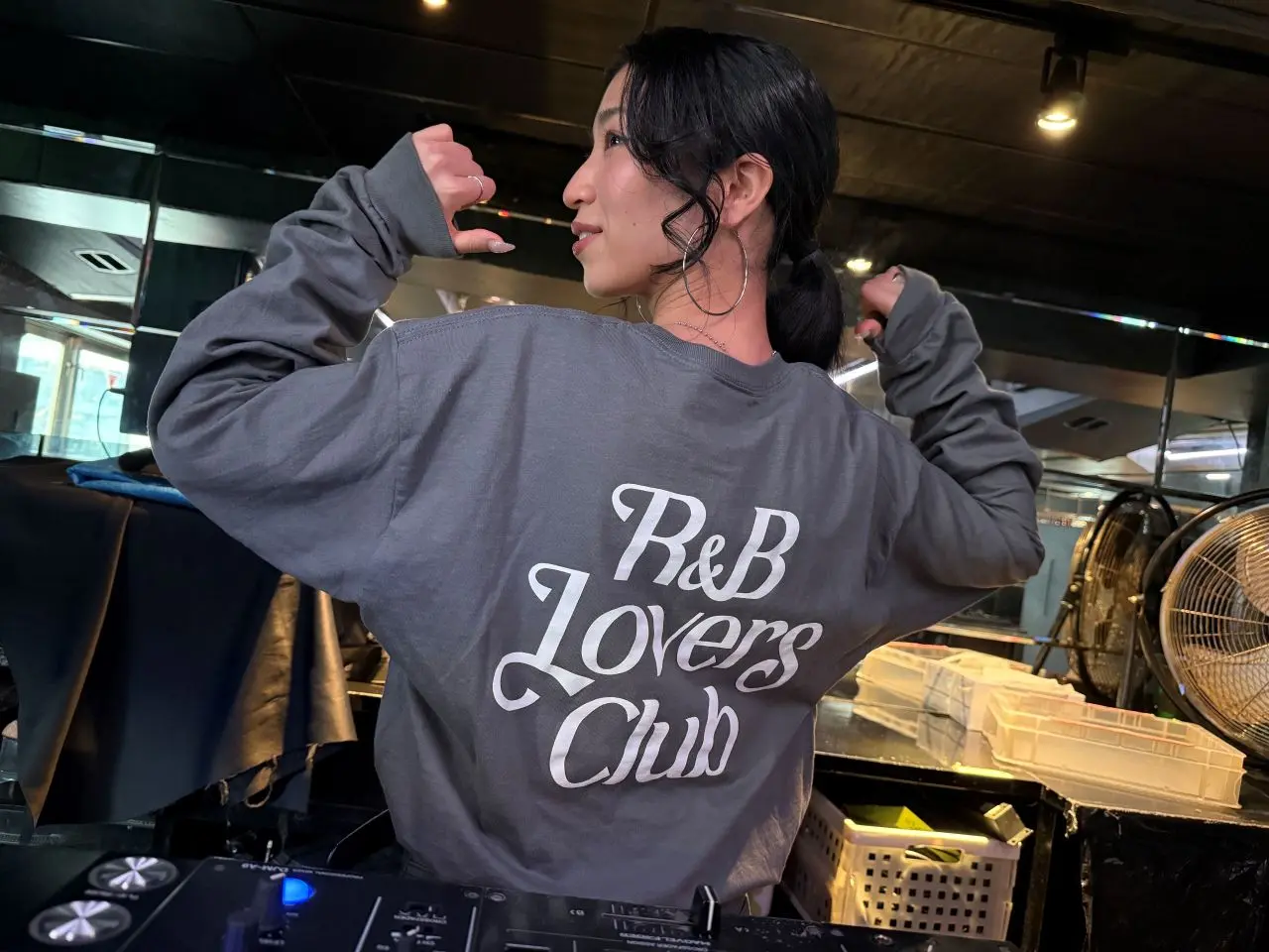 「R&B Lovers Club」のTシャツ