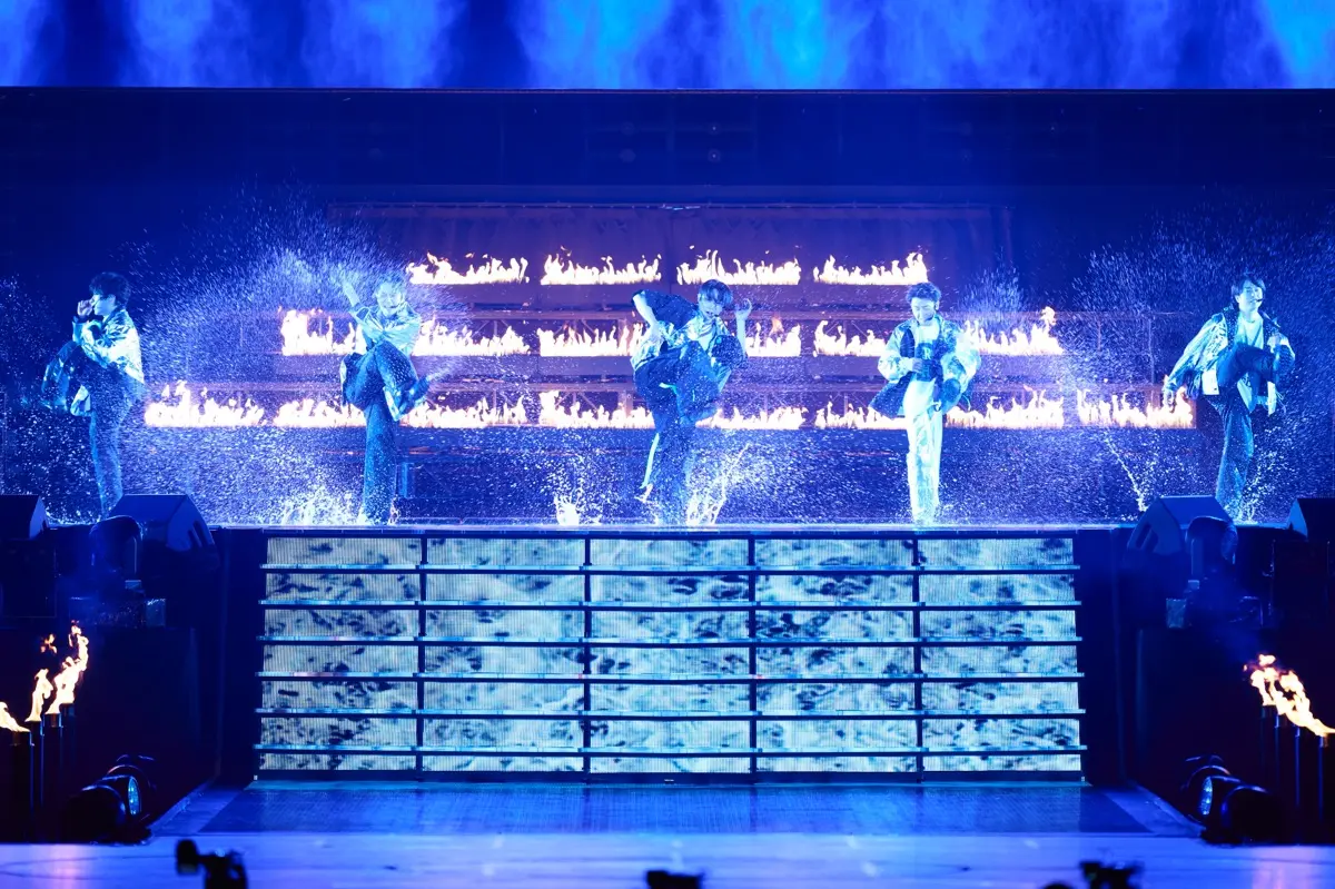 「P・A・R・A・D・O・X」