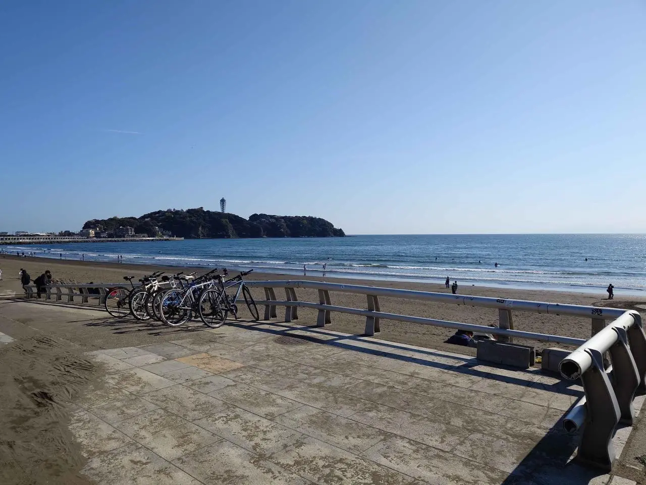 スタジオから徒歩数十秒で、そこはもう海です