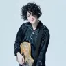 粗品さん／画像はUNIVERSAL MUSIC JAPANアーティストページから