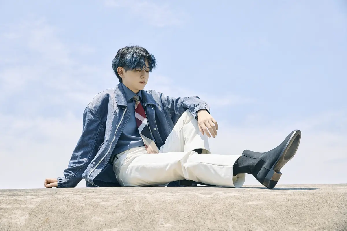 「BLACK LABEL CRESTBRIDGE featuring Laz」