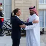 マクロン仏大統領（写真左）とフランスを訪問するムハンマド・ビン・サルマン皇太子兼首相（写真右）／画像はマクロン仏大統領公式Xから