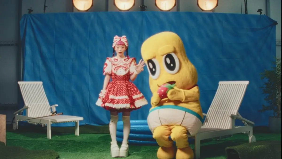 水曜日のカンパネラ×ピーナッツくん、コラボMV公開　テーマは“本物のいちご狩り”