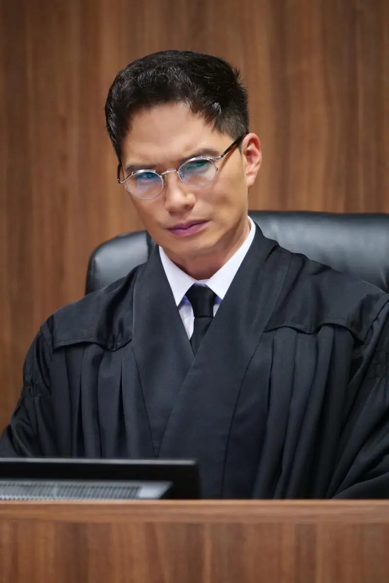 市原隼人さん演じる裁判長・神崎