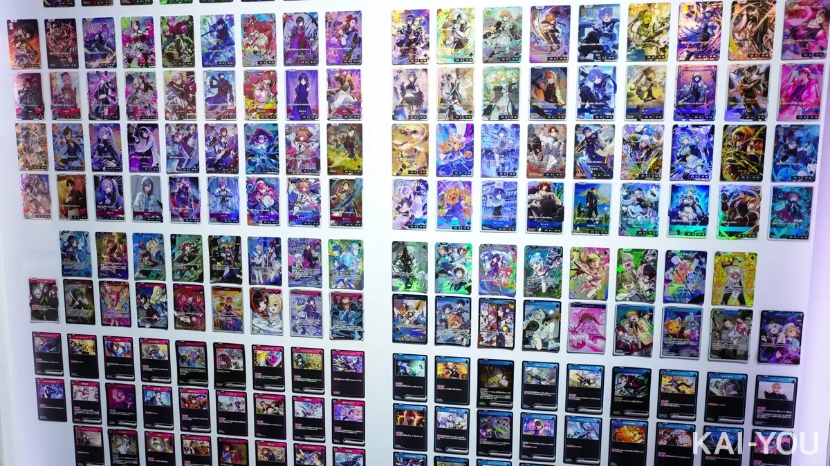ポップアップ会場に展示された歴代カードの一部
