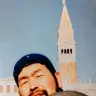 42歳頃、海外旅行で撮影した五頭岳夫さん