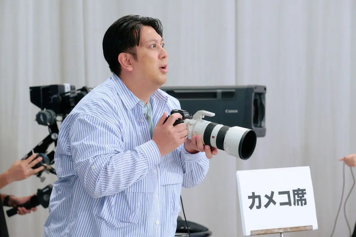 MCのジャンボたかおさんも「カメコ体験」に挑戦