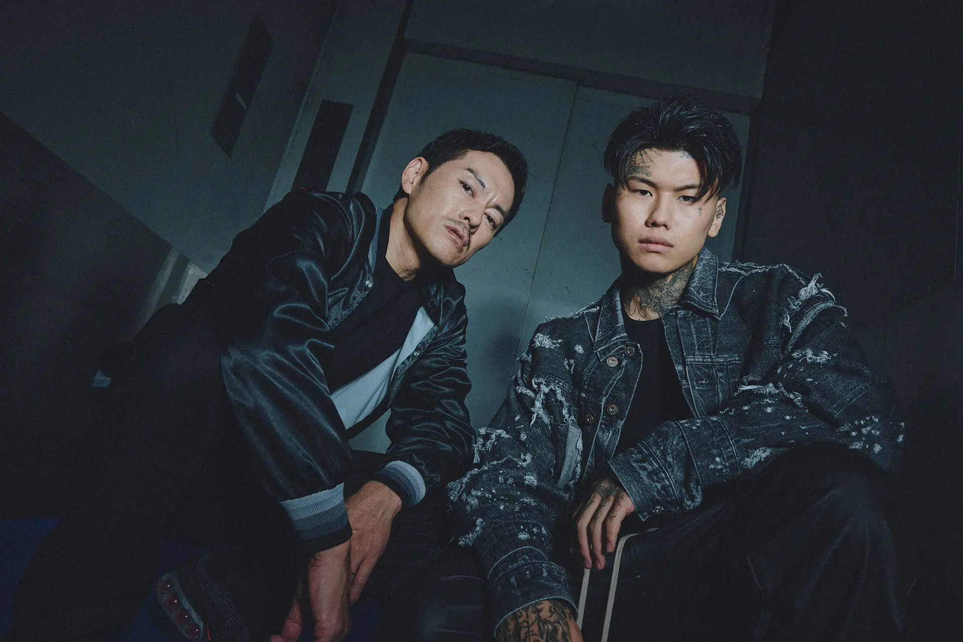 般若×Pxrge Trxxxperが語るドラマ『MOGURA』──世代を超えたラッパー2人のW主演対談
